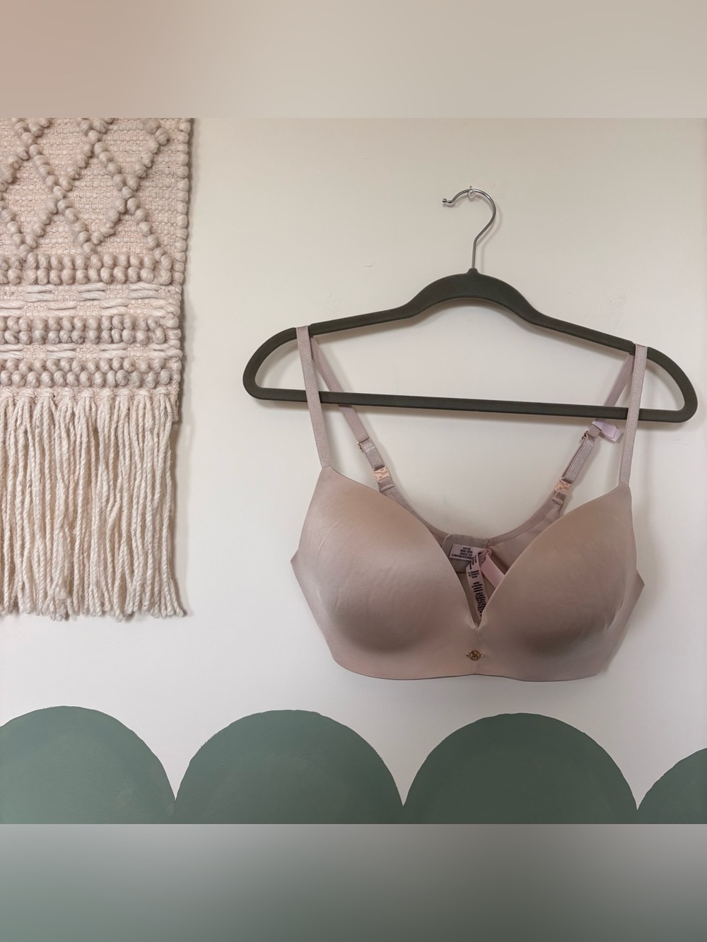 Victoria's Secret Light Blush Seamless T-Shirt push up Bra
